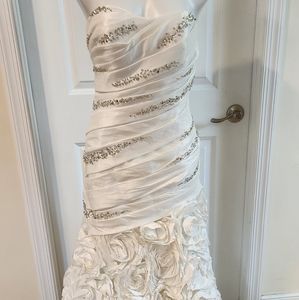 COPY - Waterloo Wedding Dress mermaid with roses on the bottom ivory size 10